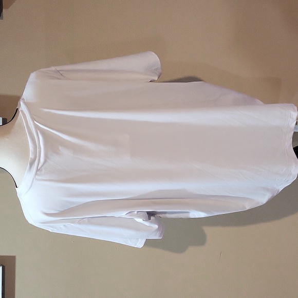 Fabletics Blake S/S Tee - Picture 4 of 9